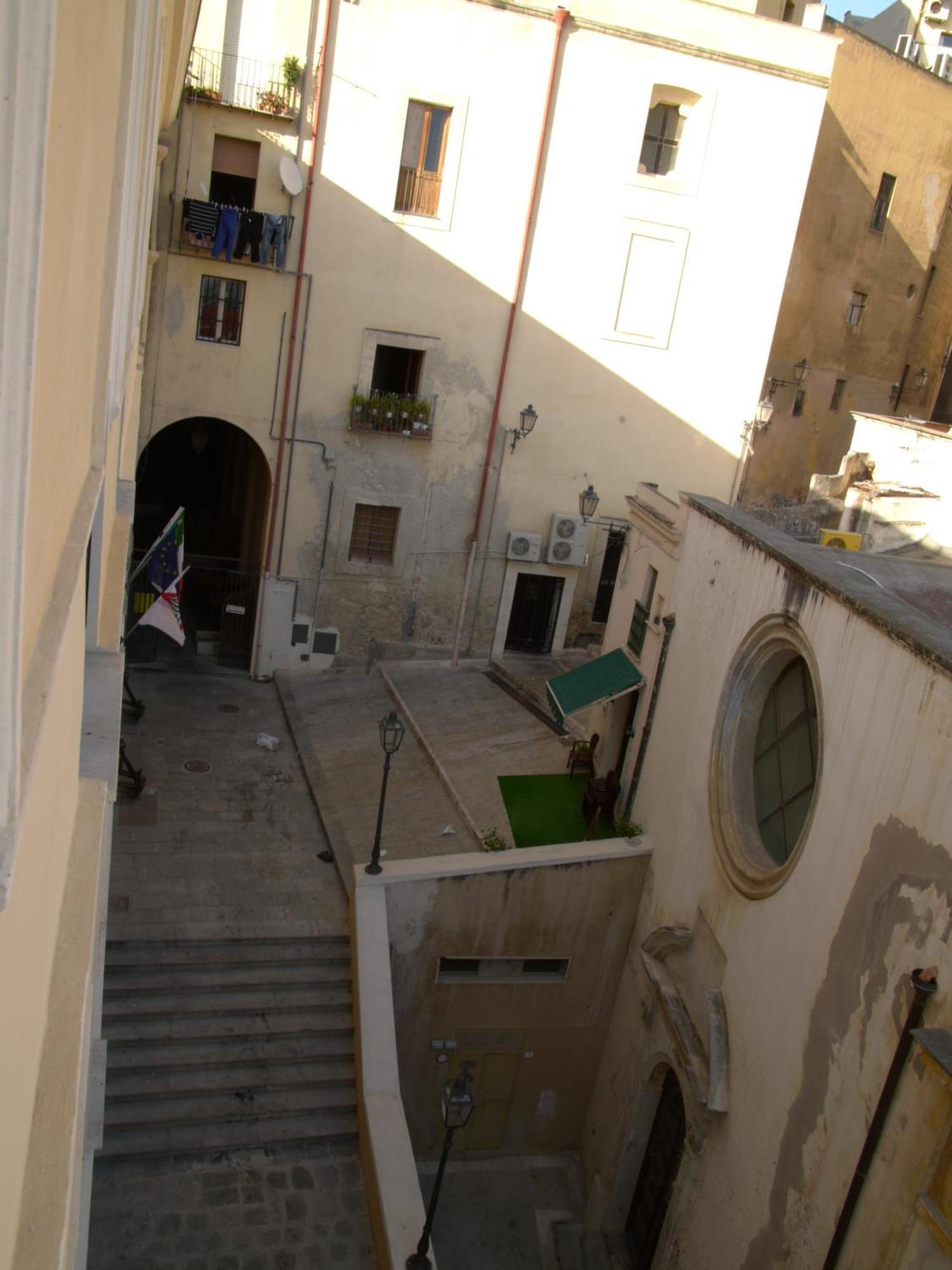 Hostel Marina Cagliari Exterior photo